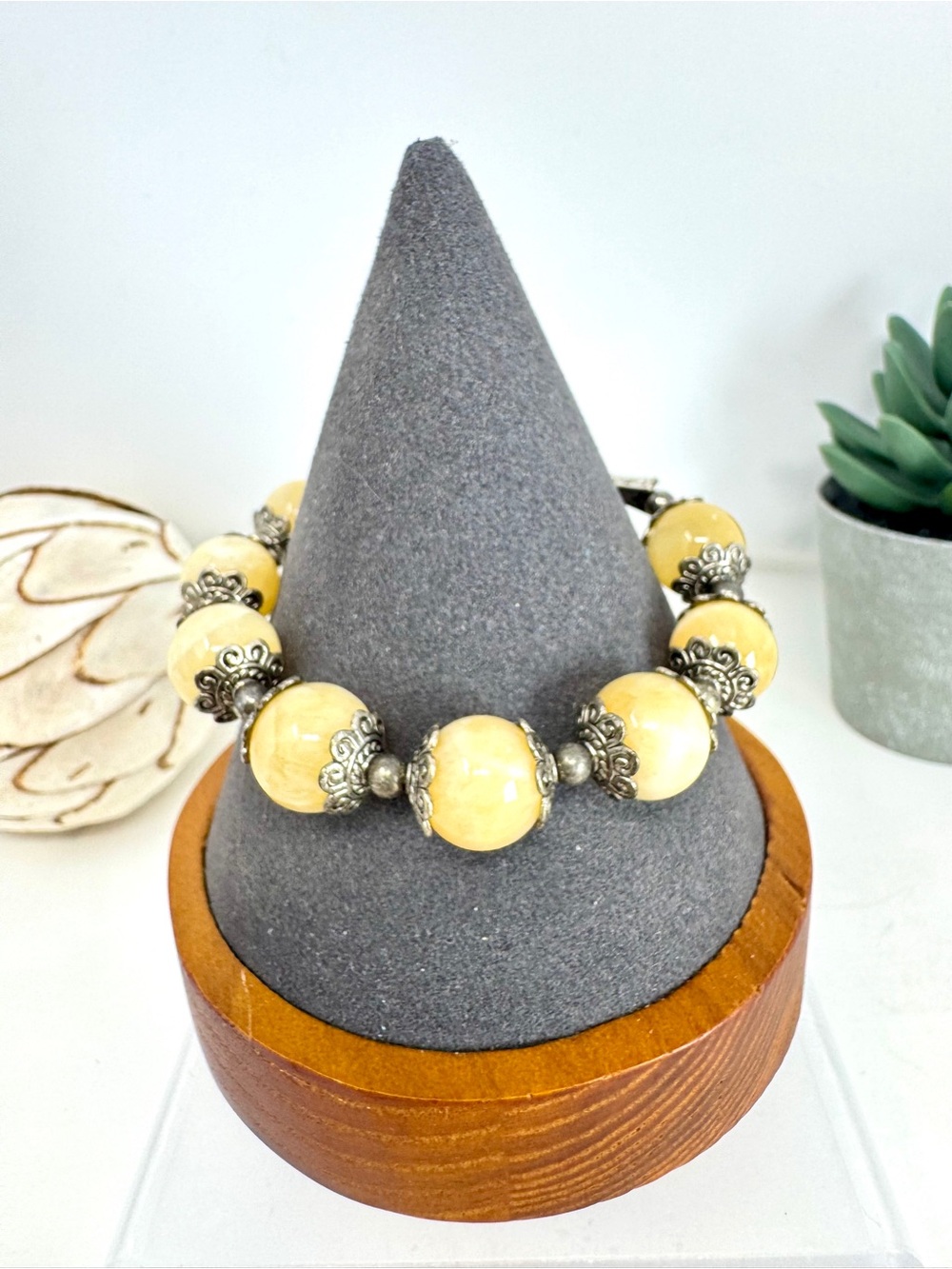 Vintage Butterscotch Egg Baltic Amber Beaded Bracelet UV Fluorescent Checked EUC